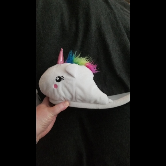 Adult Unicorn Slippers 🦄🦄🦄 - Picture 4 of 6